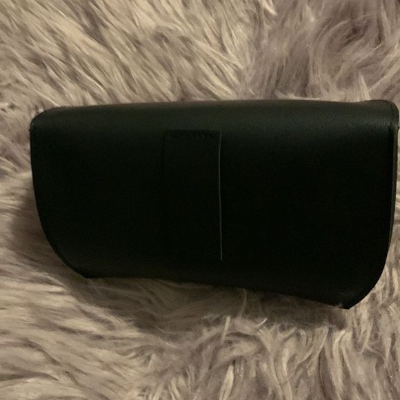 Ray-Ban Chromance Unisex Eyeglass Case.​ - Picture 3 of 6